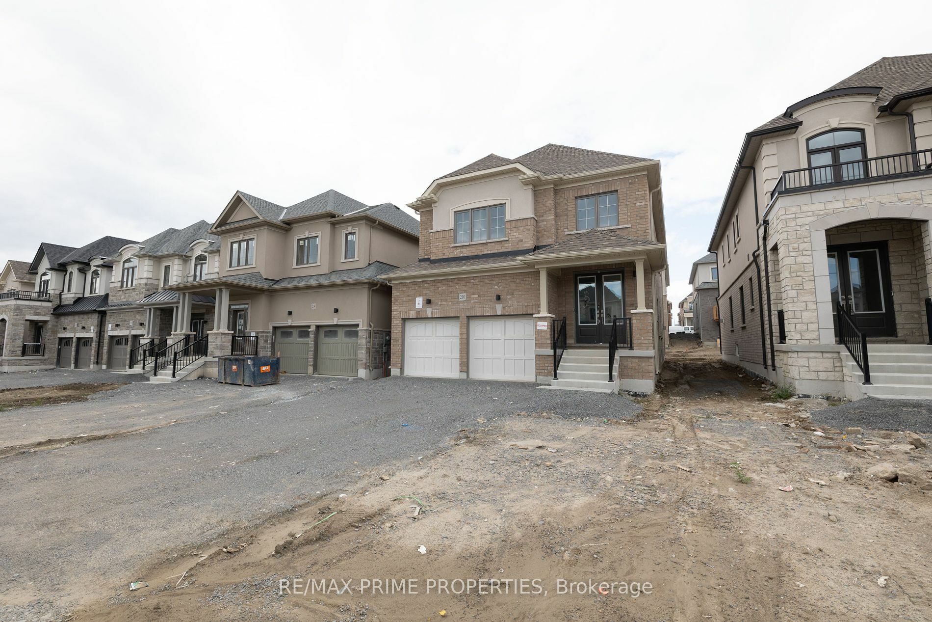 Property Photo:  210 Flood Ave  ON L1B 0W6 