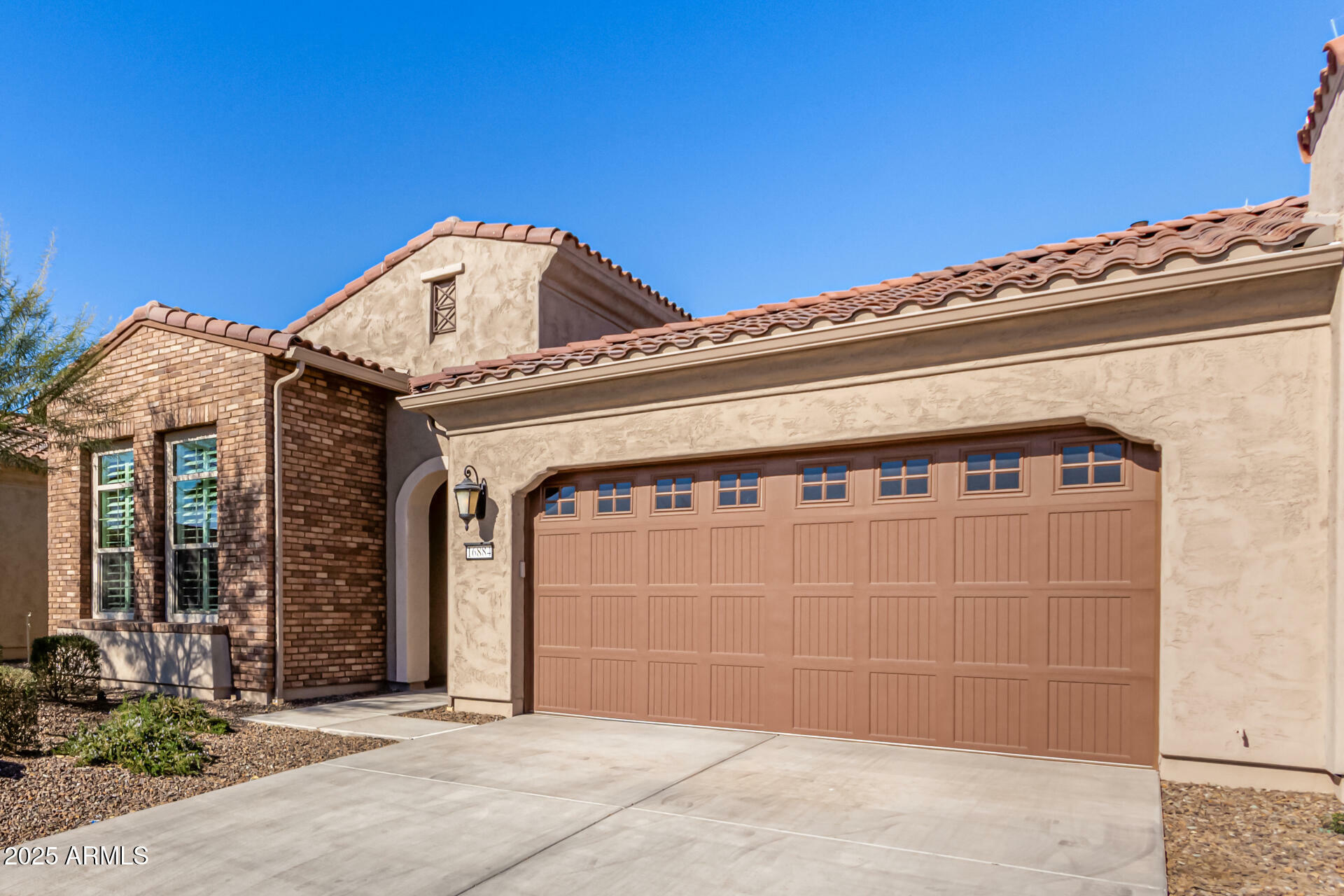 Property Photo: 16884 W Pinchot Avenue AZ 85395