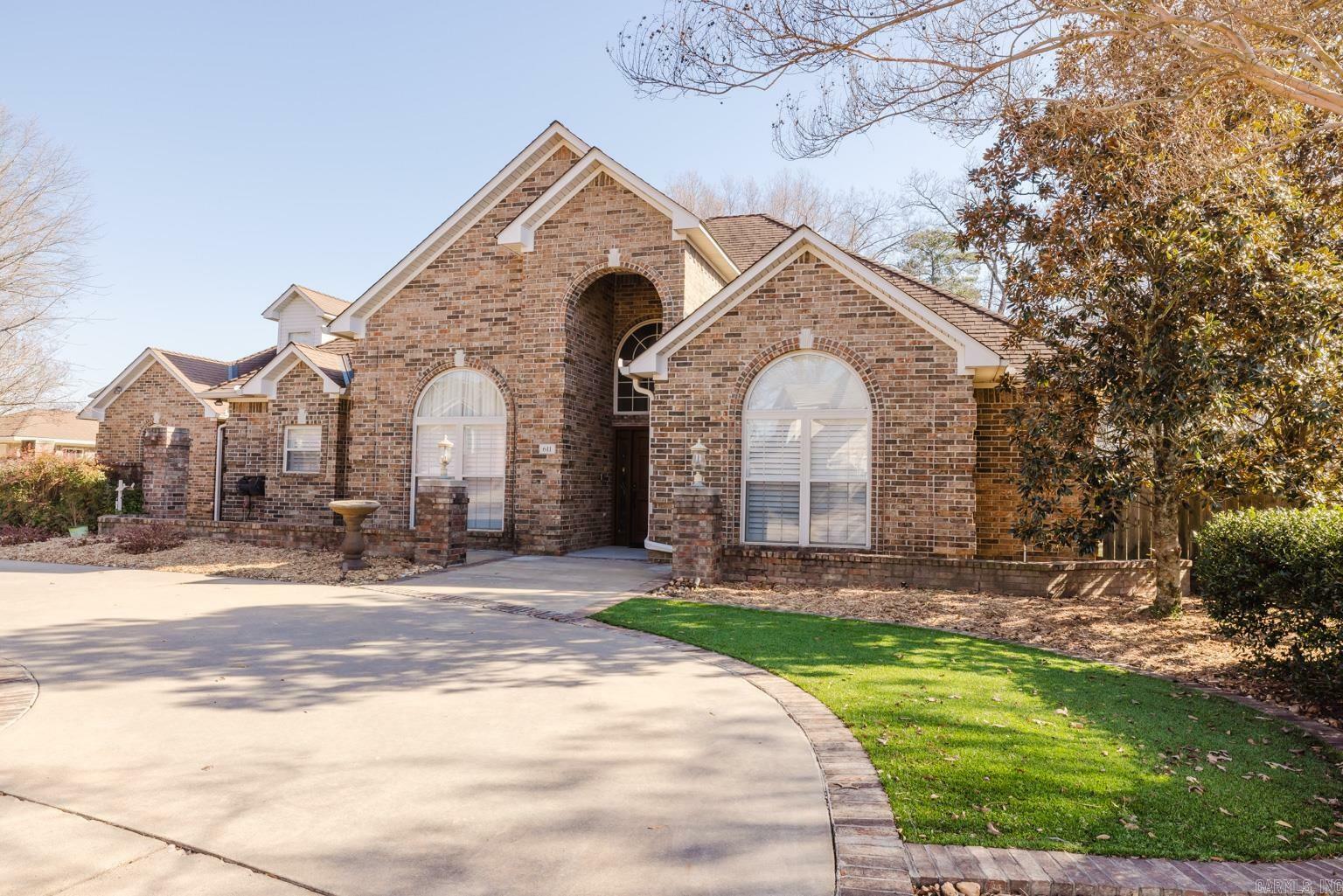 Property Photo:  611 Providence Drive  AR 72022 