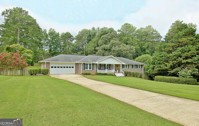 Property Photo:  100 Aspen Way  GA 30214 