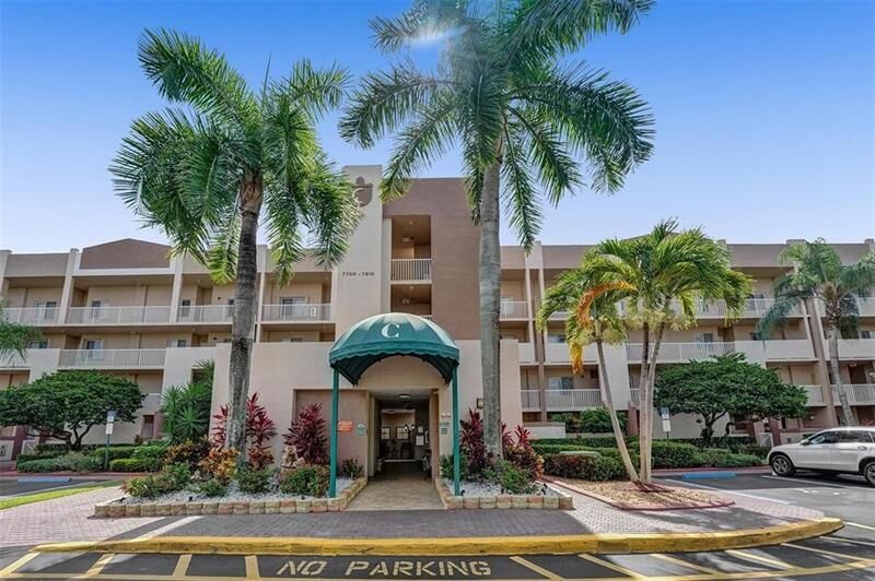 Property Photo: 7712 Granville Dr 107 FL 33321