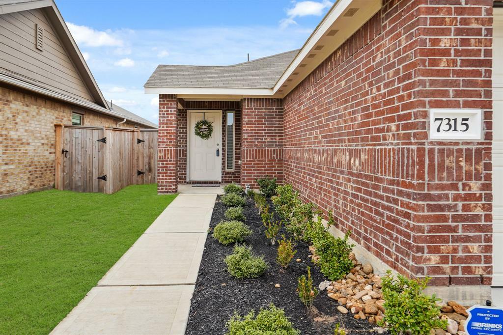 Property Photo:  7315 Gorrion Drive  TX 77493 