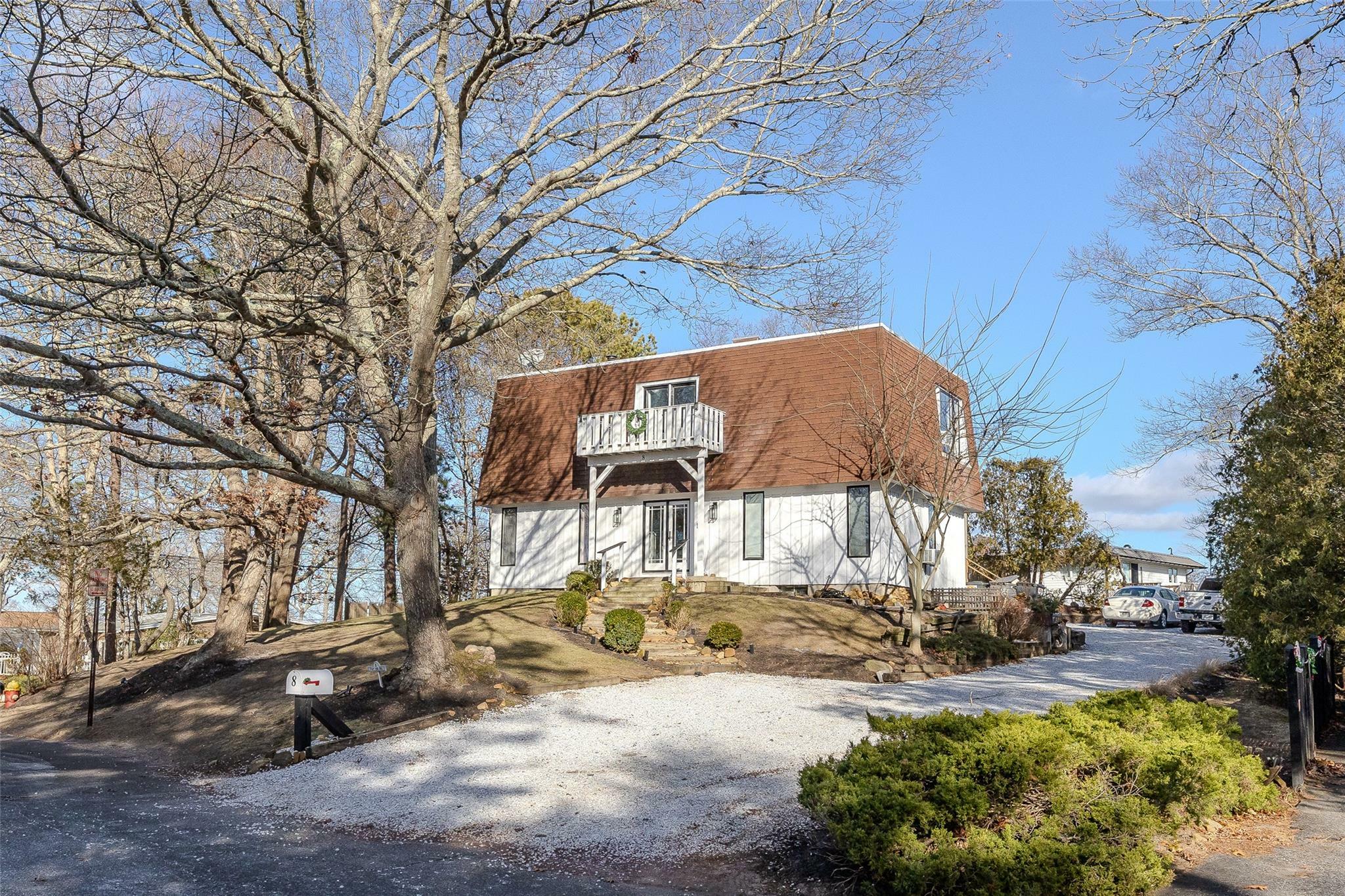 Property Photo:  8 Fort Hill Road  NY 11946 