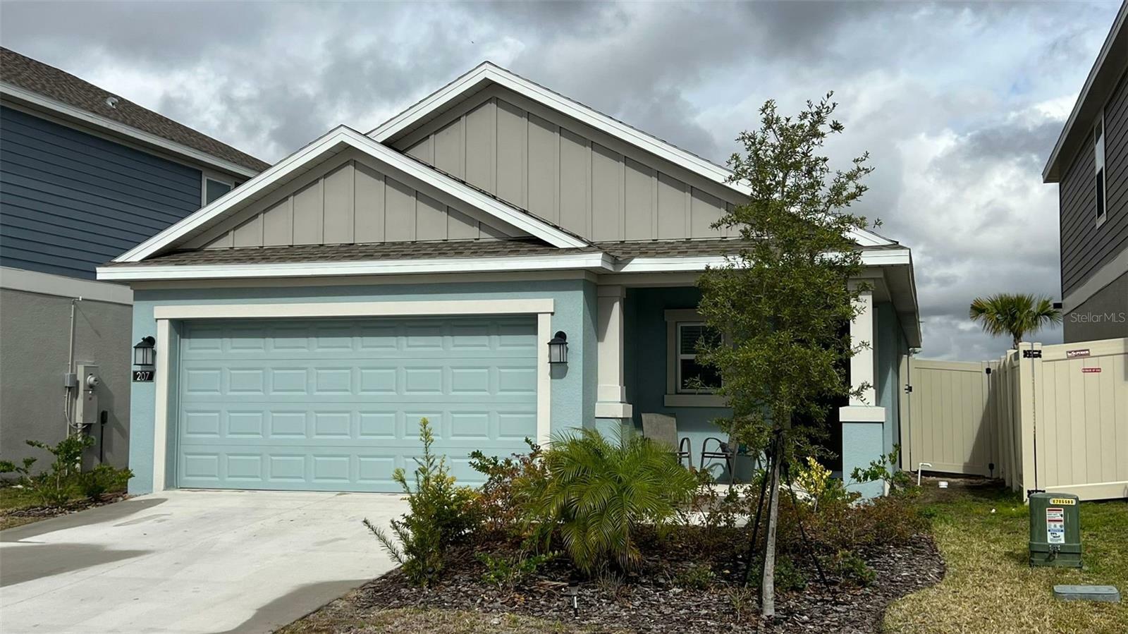 Property Photo:  207 Aqua Avenue  FL 33837 