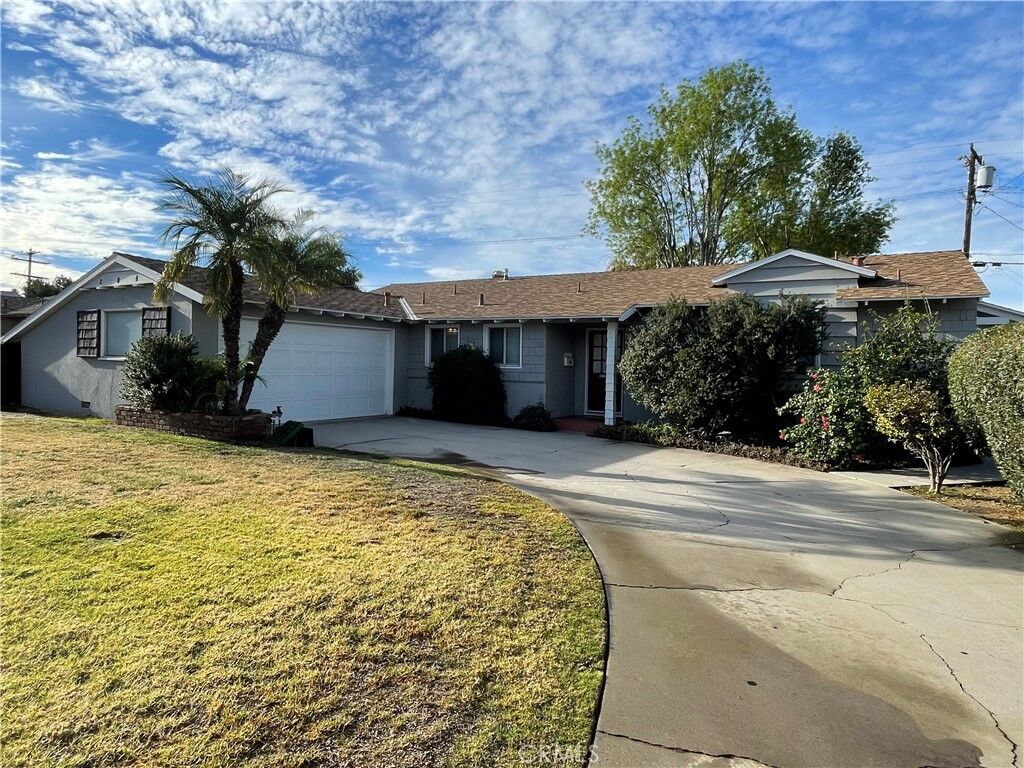 Property Photo: 31 N Michigan Street CA 92373