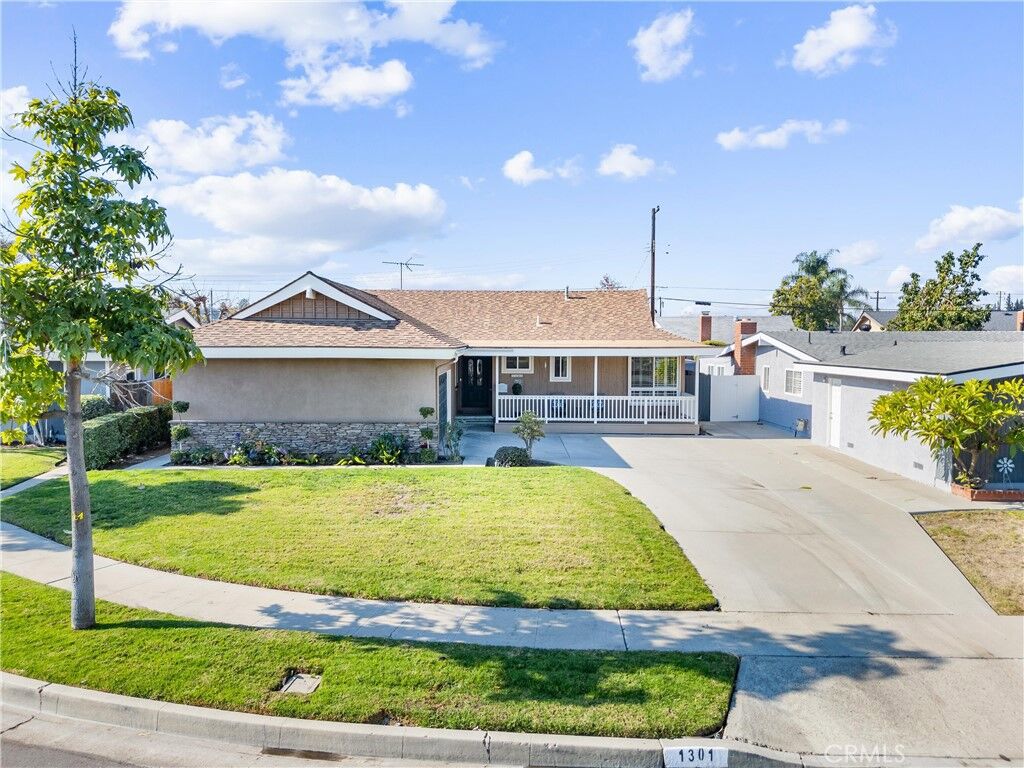 Property Photo: 1301 Debwood Place CA 90631