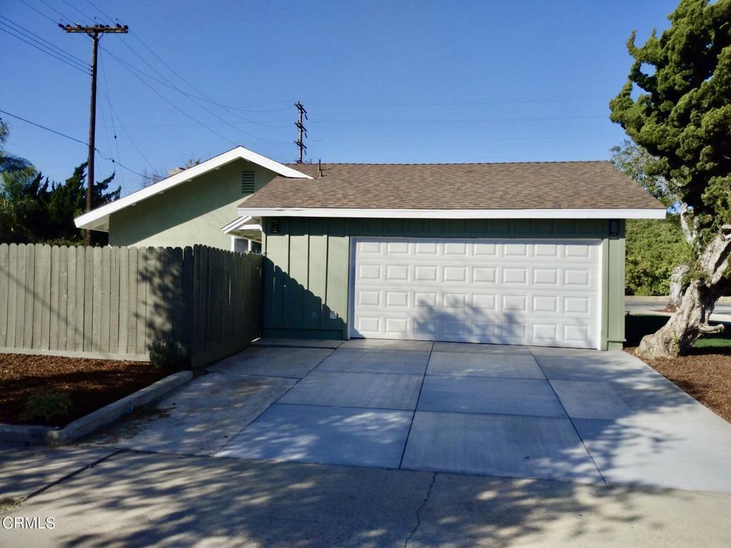 Property Photo:  405 Imperial Avenue  CA 93004 