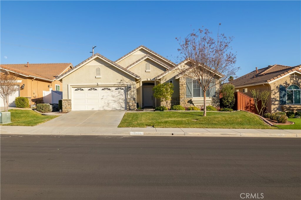 Property Photo:  39358 Silver Oak Circle  CA 92563 