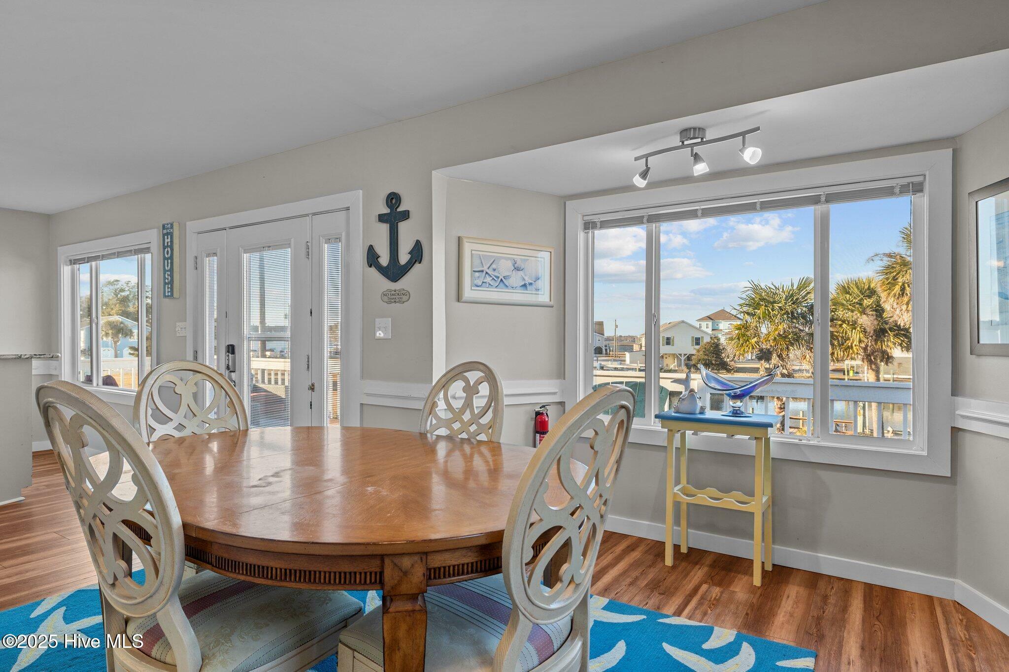 Property Photo: 407 Cedar Point Boulevard NC 28584