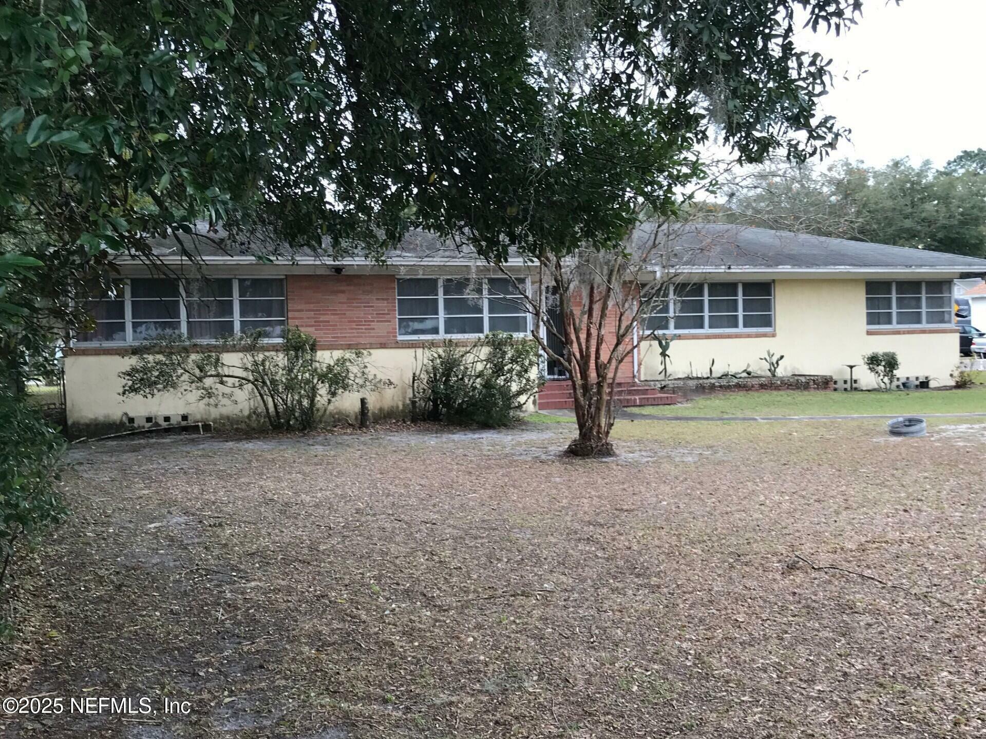 Property Photo:  2021 Crill Avenue  FL 32177 