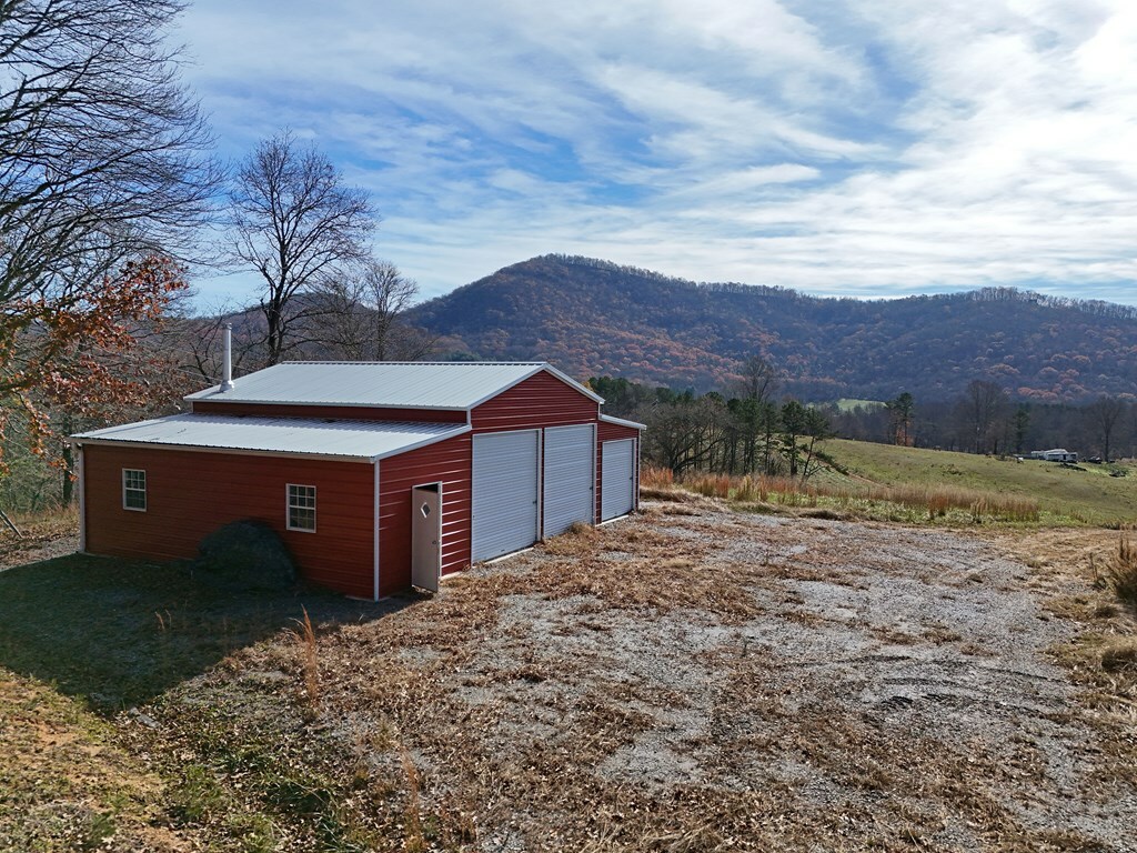 Property Photo:  902 Deitz Cable Road  NC 28909 