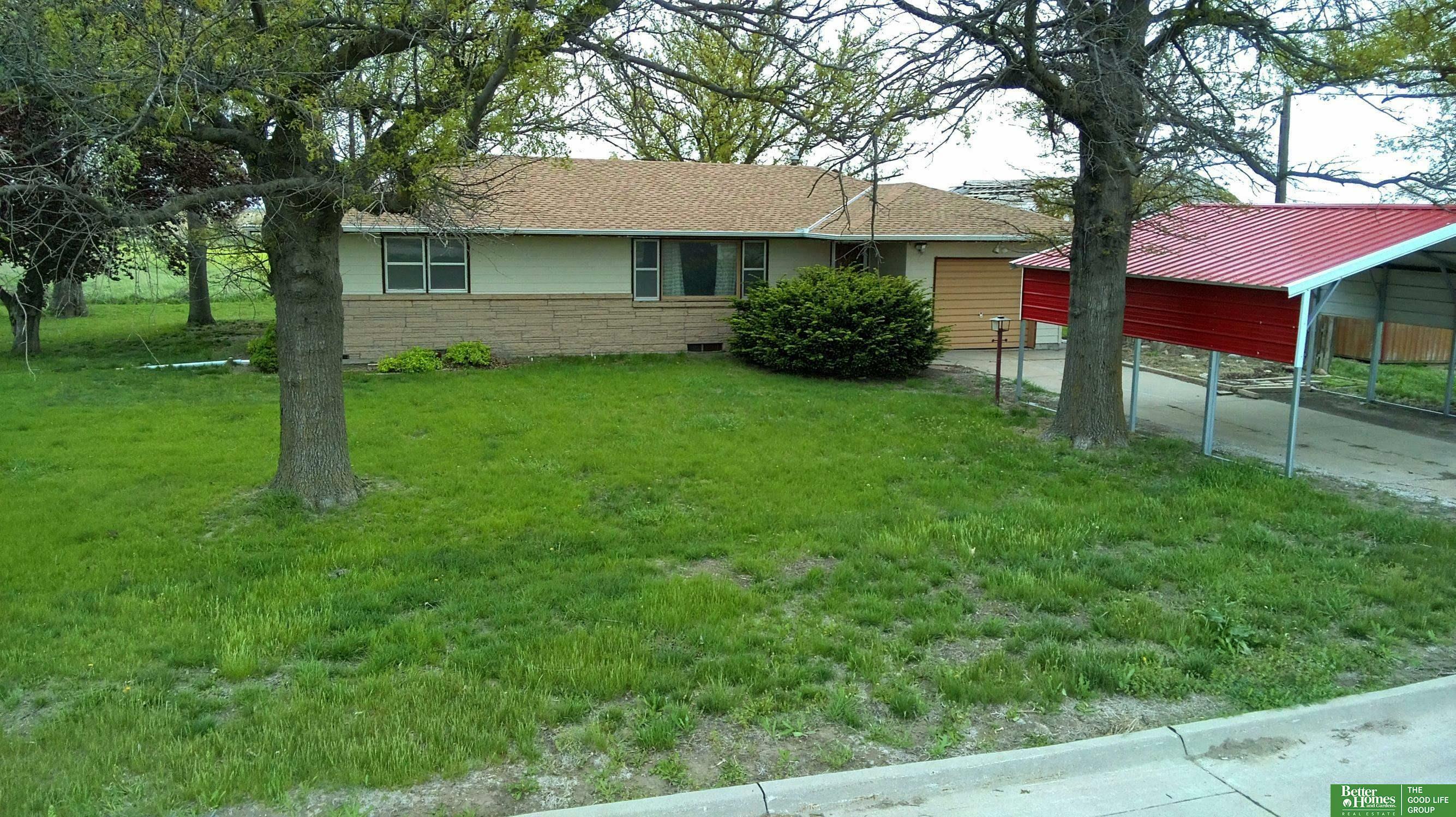 Property Photo: 3120 S Lincoln Avenue NE 68467