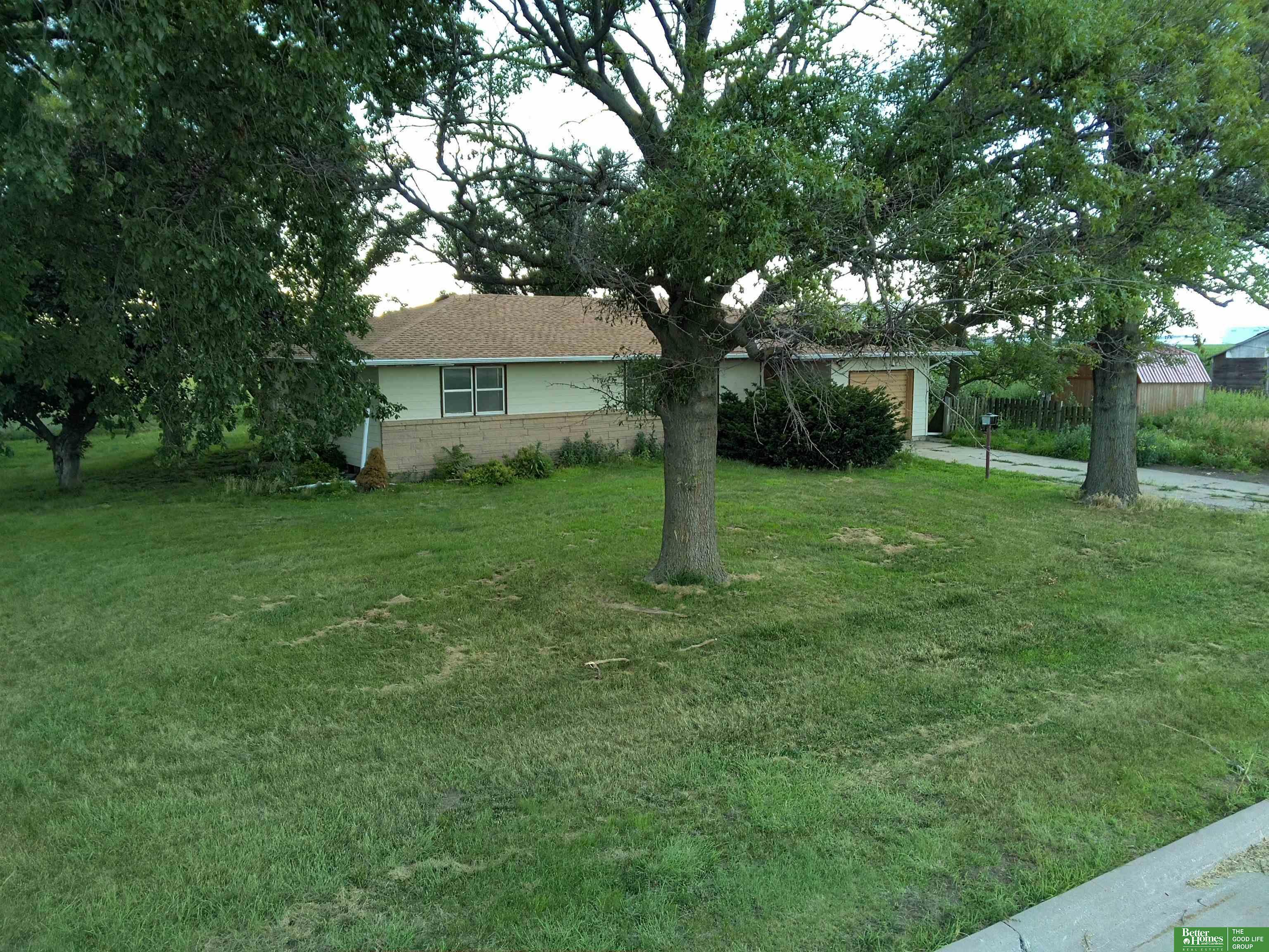 Property Photo: 3120 S Lincoln Avenue NE 68467