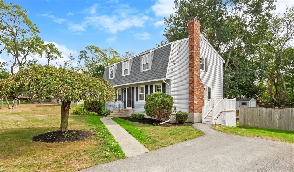 Property Photo:  4 Cortland Rd  MA 01923 