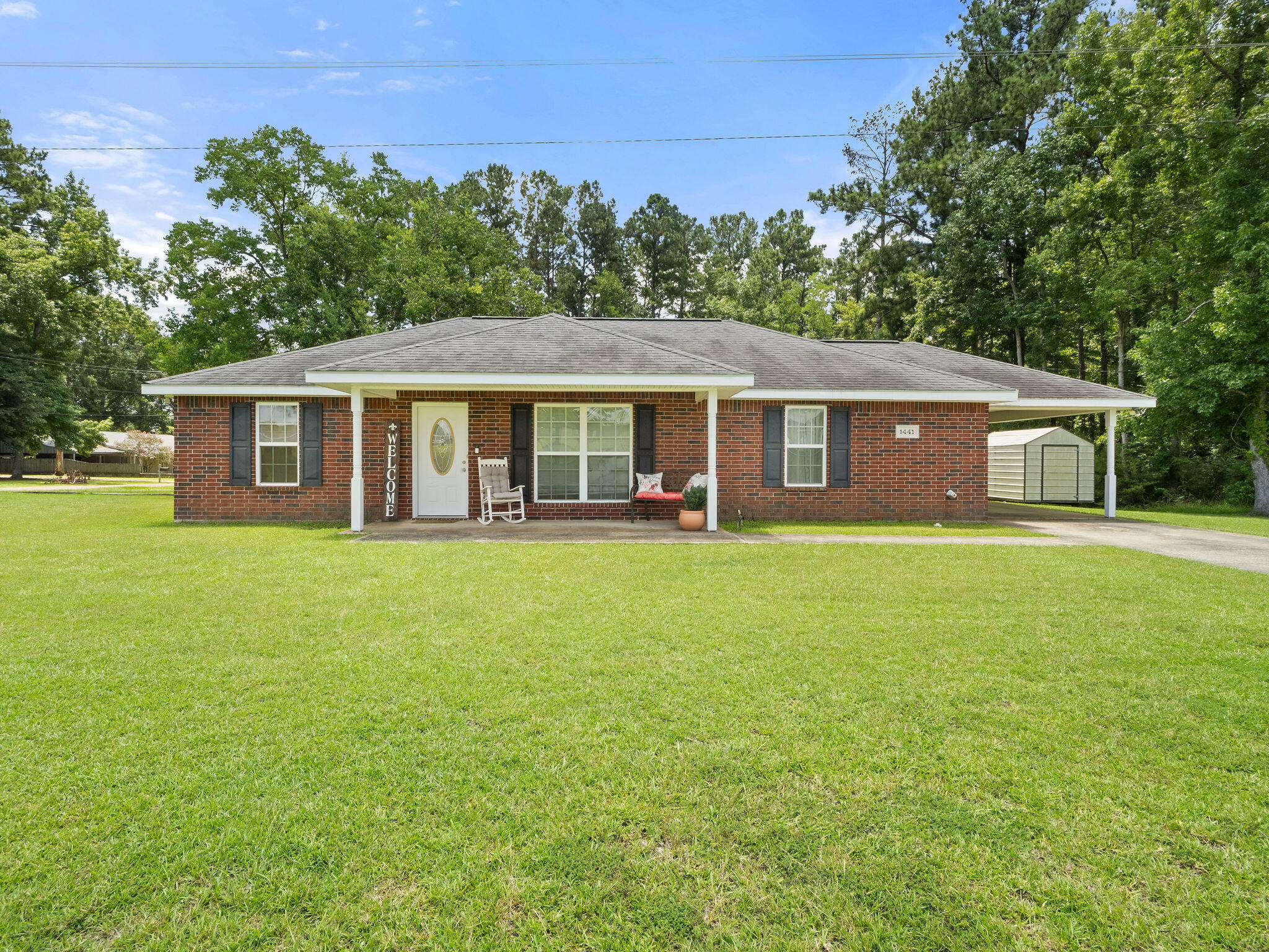 1441 Bilbo St  Deridder LA 70634 photo