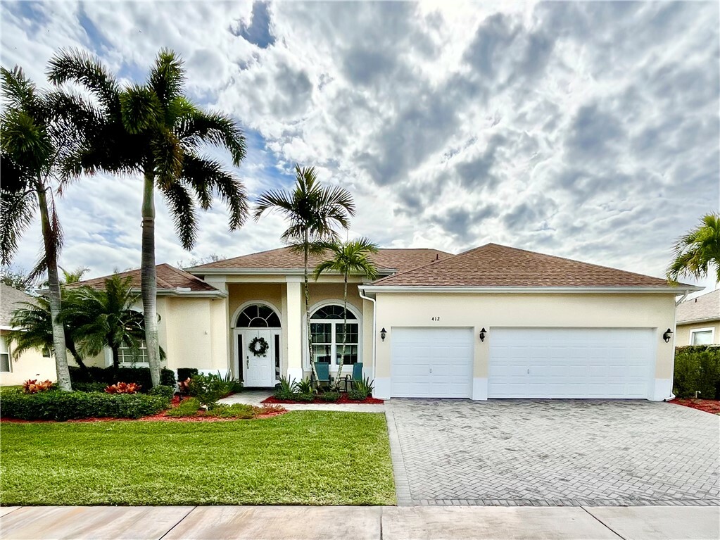 Property Photo:  412 N Key Lime SW  FL 32968 