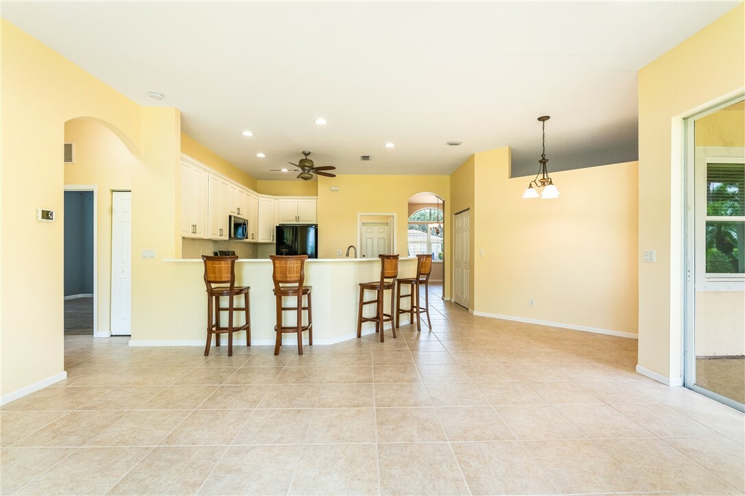 Property Photo: 412 N Key Lime SW FL 32968