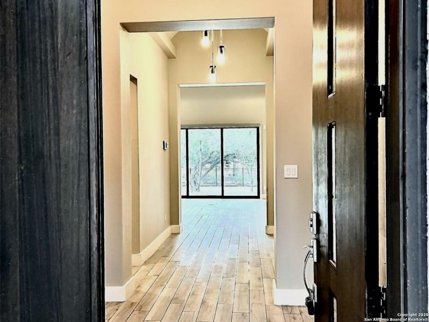Property Photo: 32 Westcourt Ln TX 78257