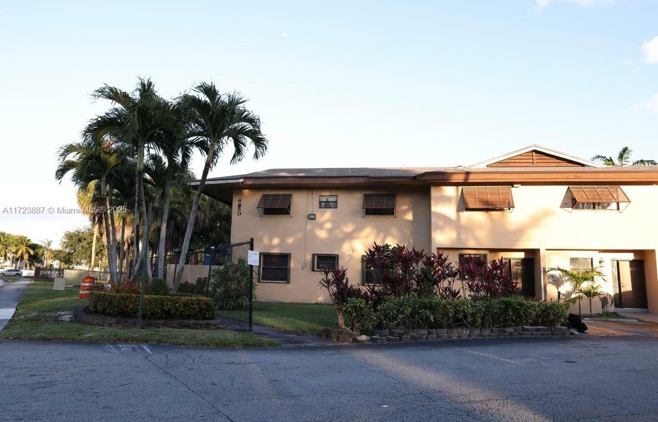 Property Photo: 6850 NW 173rd Dr 103 FL 33015