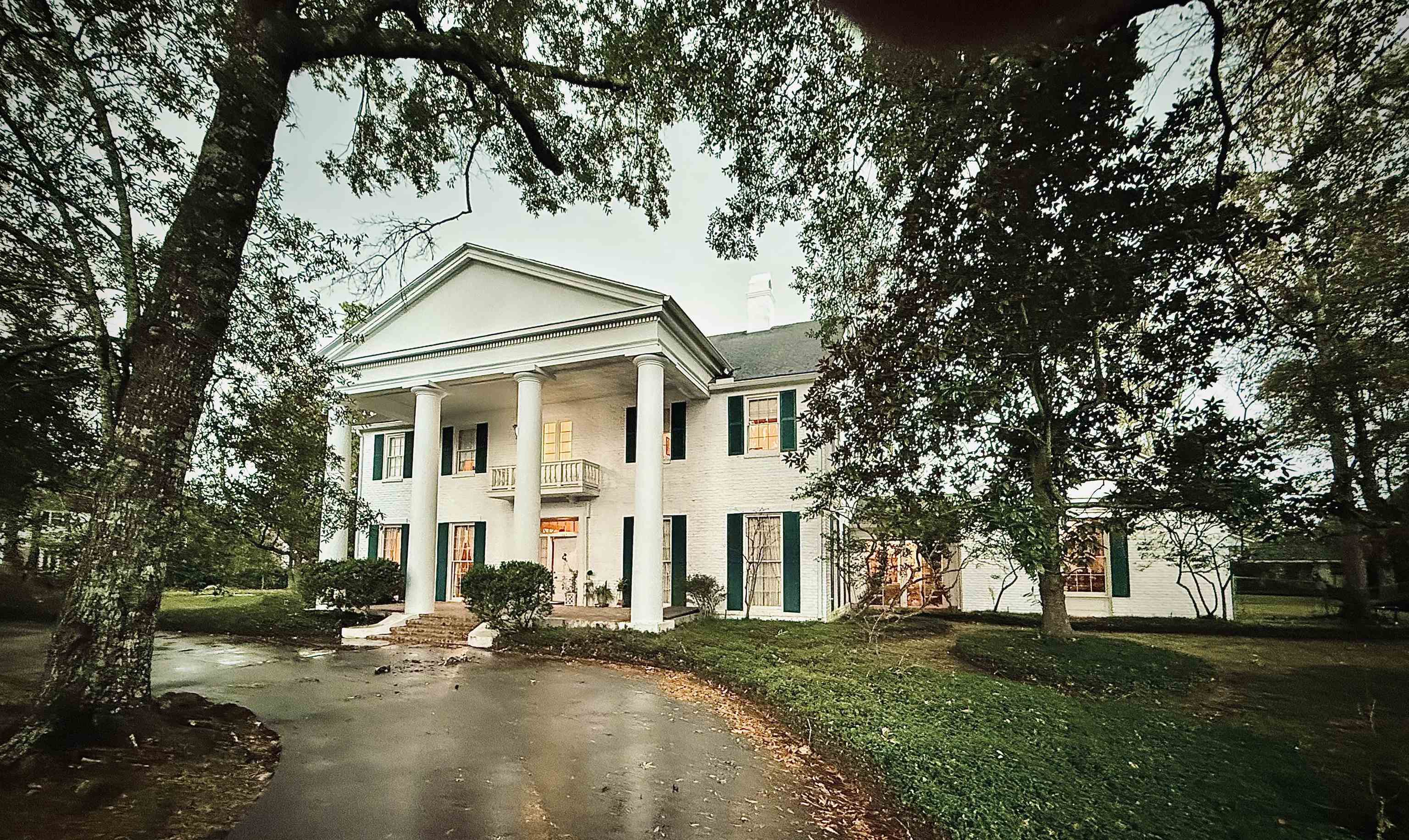 Property Photo:  1340 Audubon Place  TX 77706 