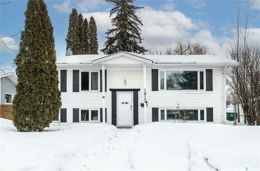 Property Photo:  1817 Madden Avenue  SK S7H 3M7 