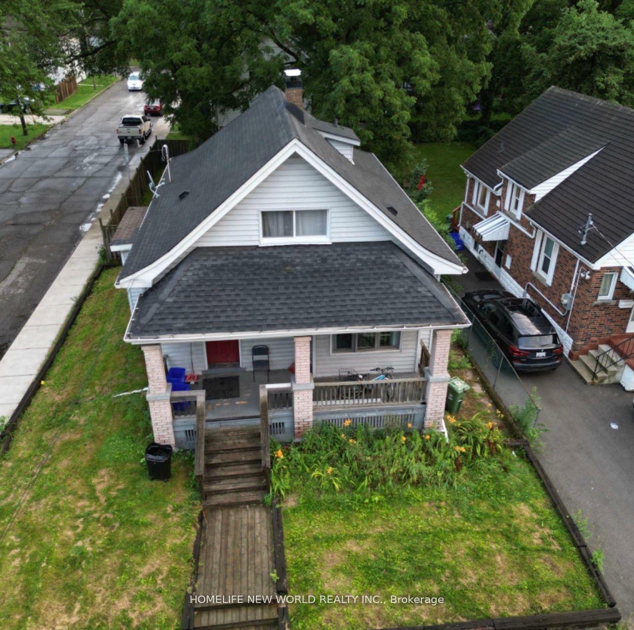 Property Photo:  61 Broadway Avenue  ON L8S 2V9 