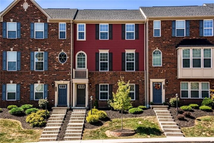 216 Thornapple Ln  Cranberry Township PA 16066 photo