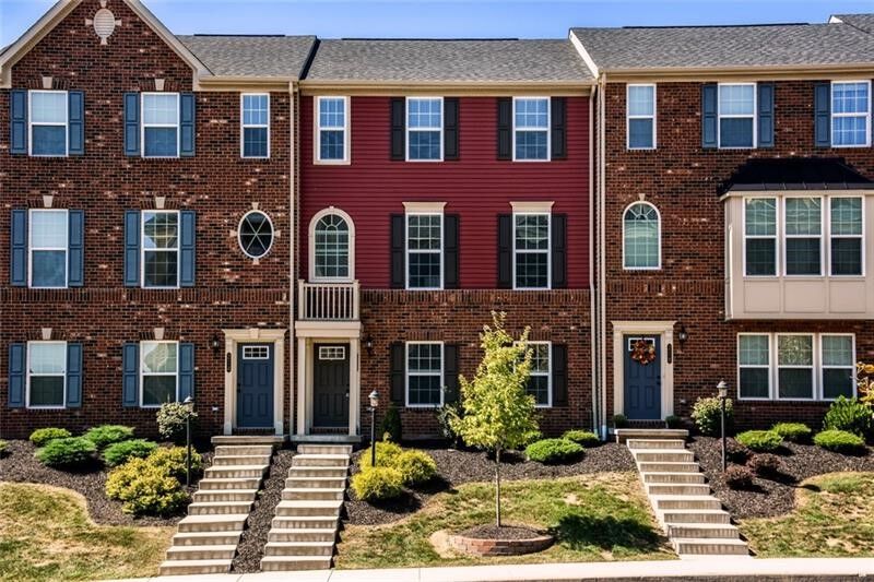 Property Photo: 216 Thornapple Ln PA 16066