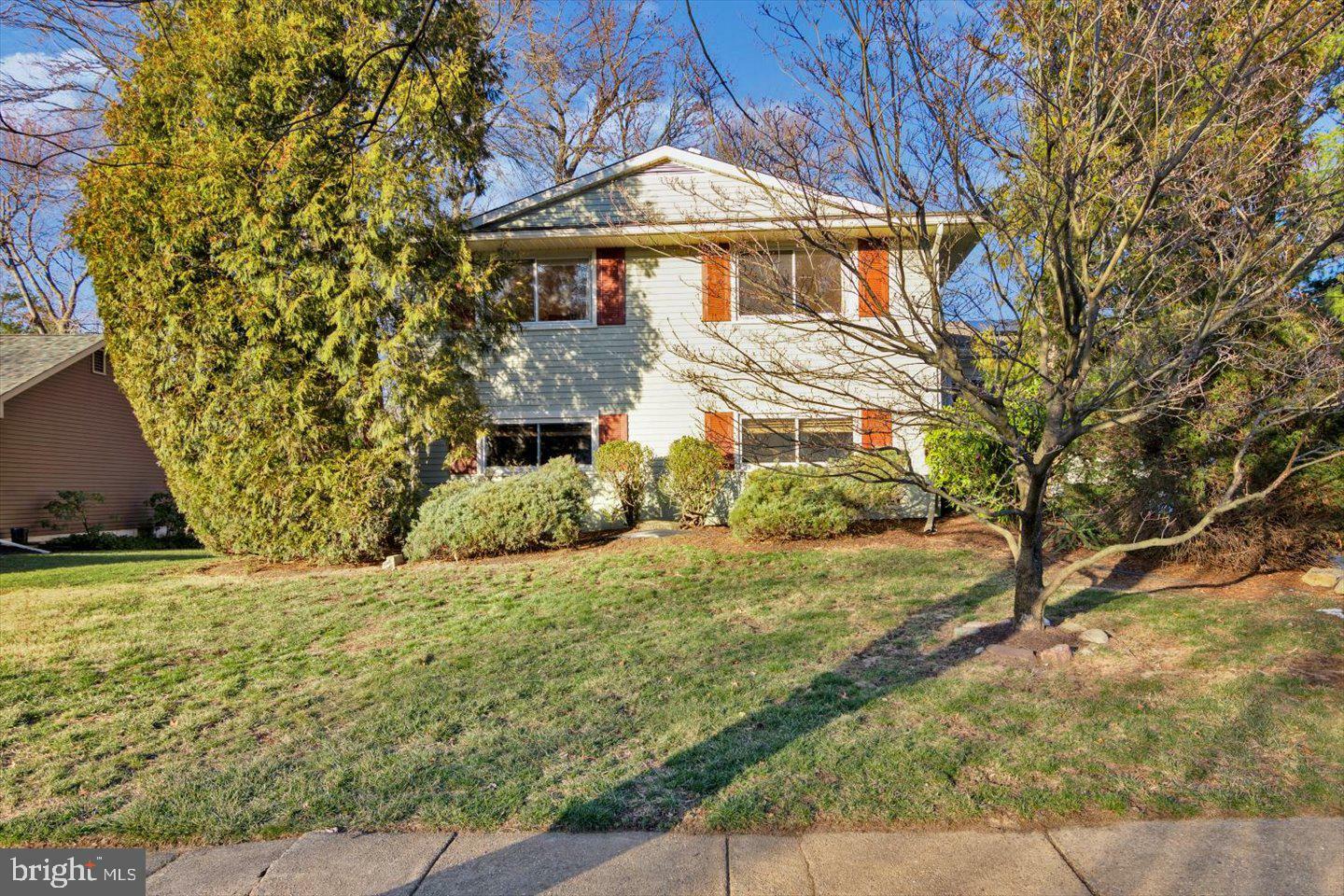 Property Photo:  846 Lafayette Drive  NJ 08054 