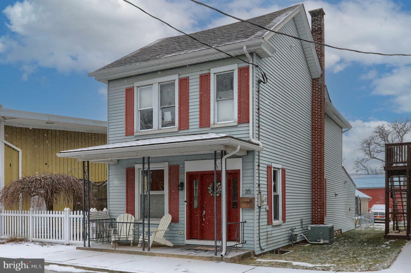 Property Photo:  35 N College Street  PA 17078 