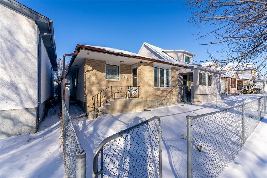 Property Photo:  386 Seymour Street  MB R2X 1W8 