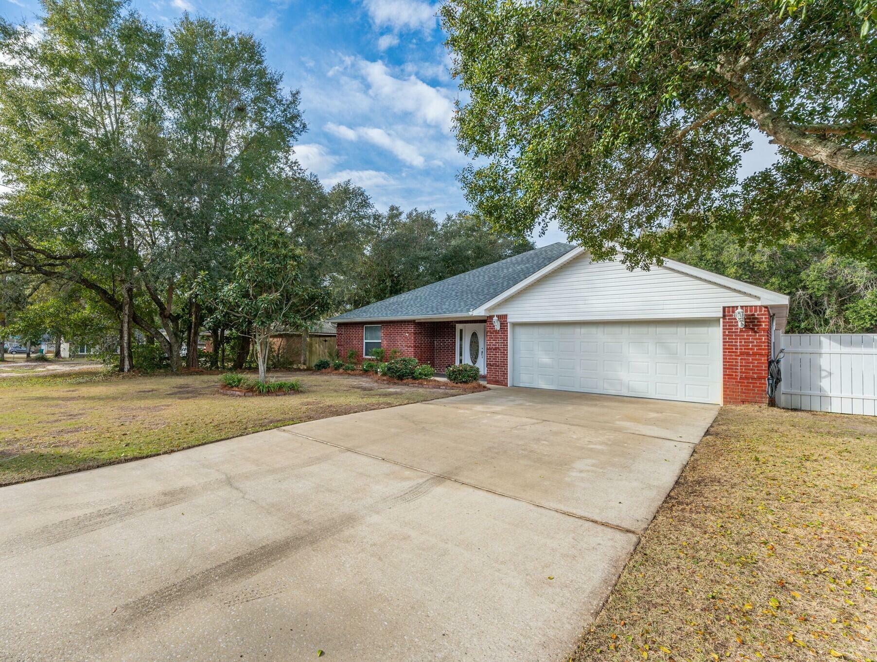 Property Photo:  405 Evans Road  FL 32578 