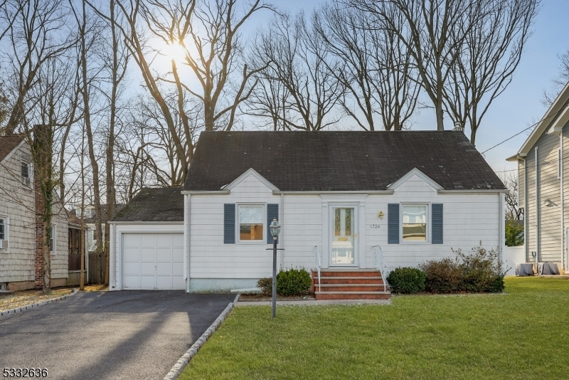 Property Photo:  1726 Florida St  NJ 07090 