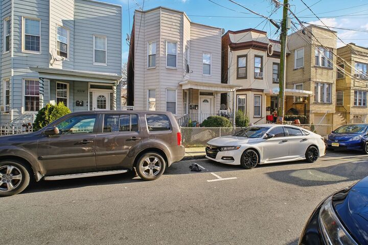 5512 Grant Pl  West New York NJ 07093 photo