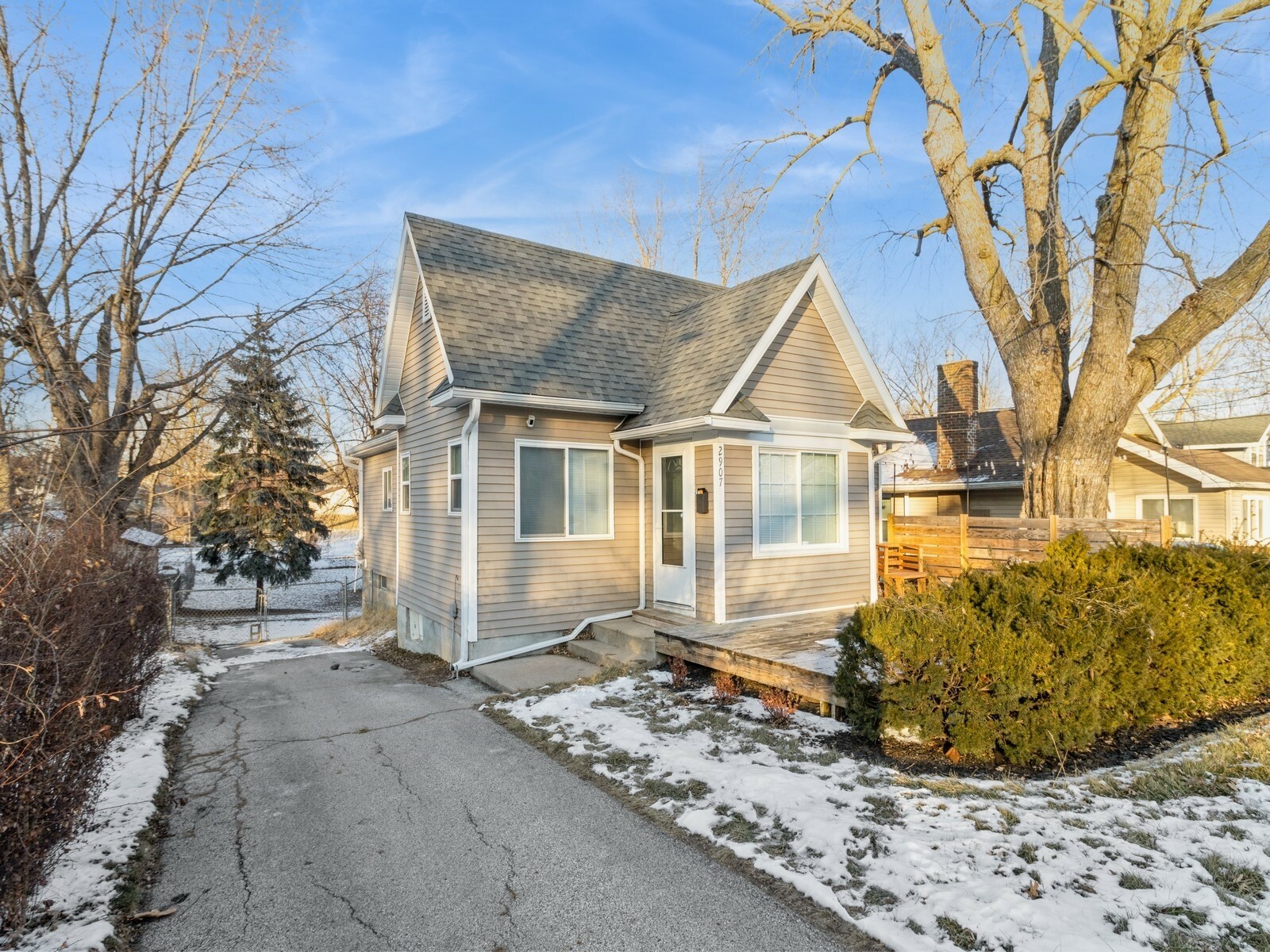 2907 Sheridan Avenue  Des Moines IA 50310 photo