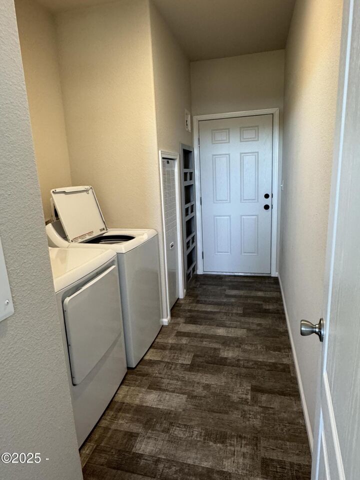 Property Photo: 37140 Resort Drive OR 97112