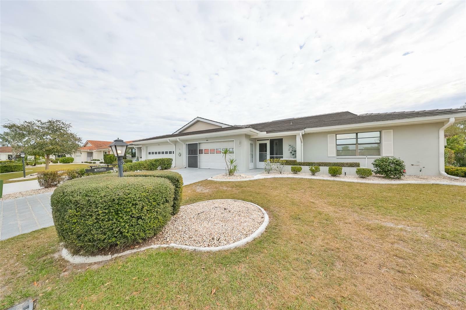 Property Photo:  1601 Woodmar Drive  FL 33573 