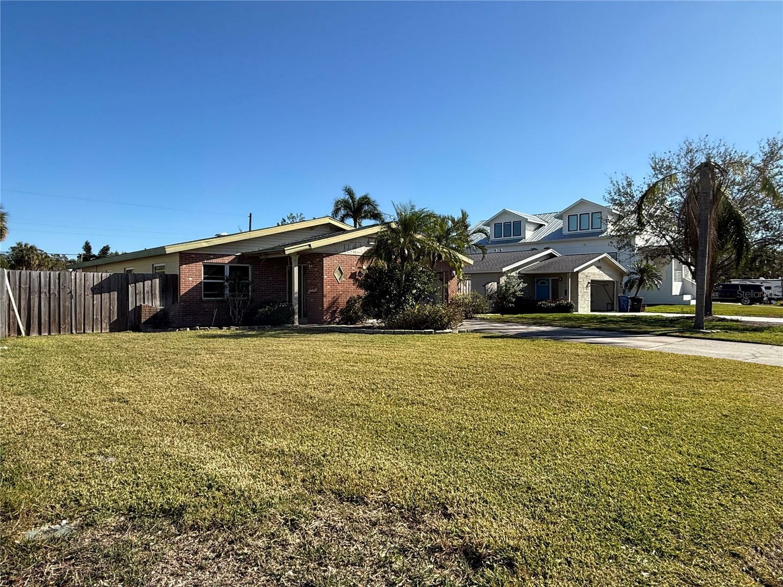 Property Photo: 4401 Helena Street NE FL 33703