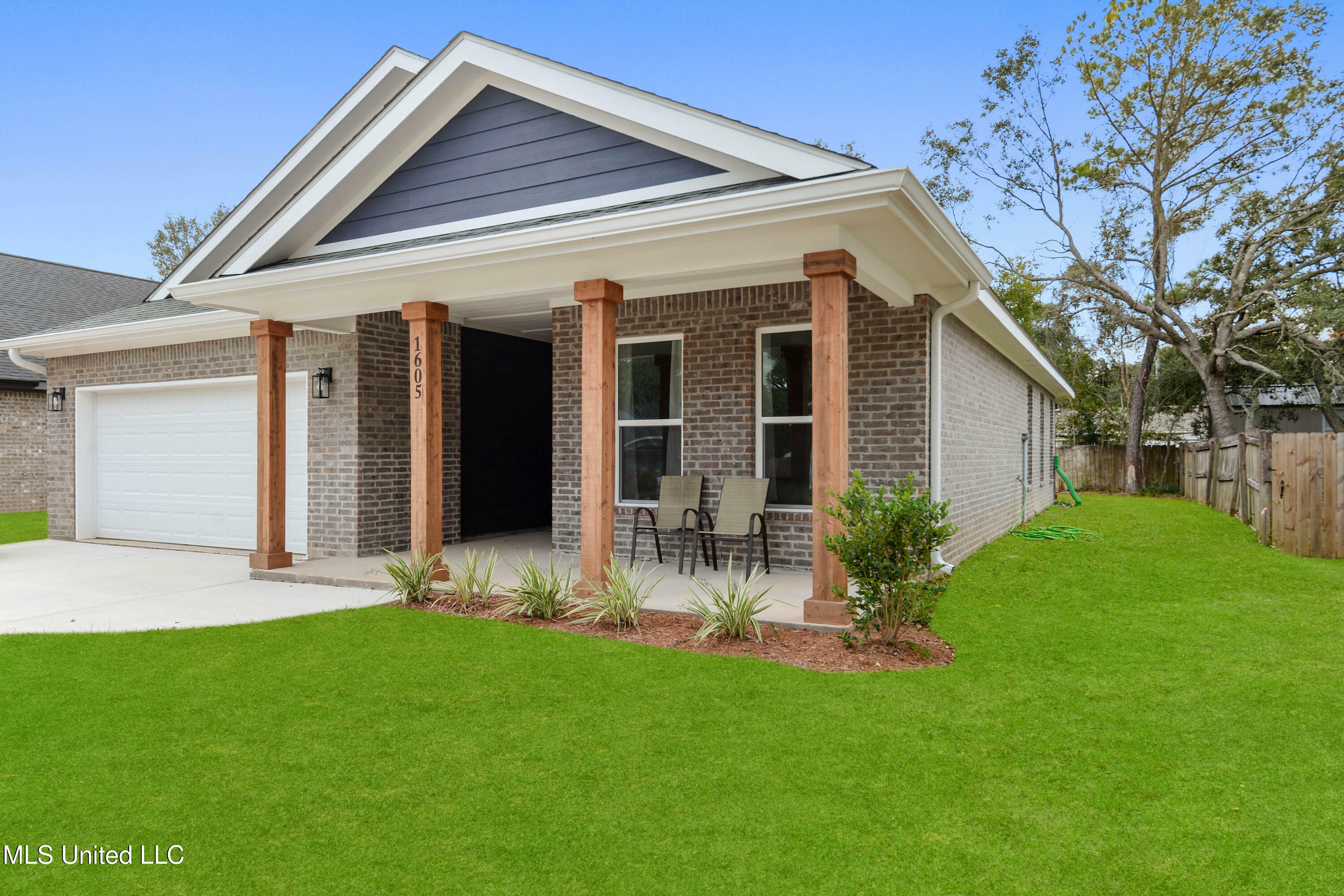Property Photo: 1605 S 9th Street MS 39564