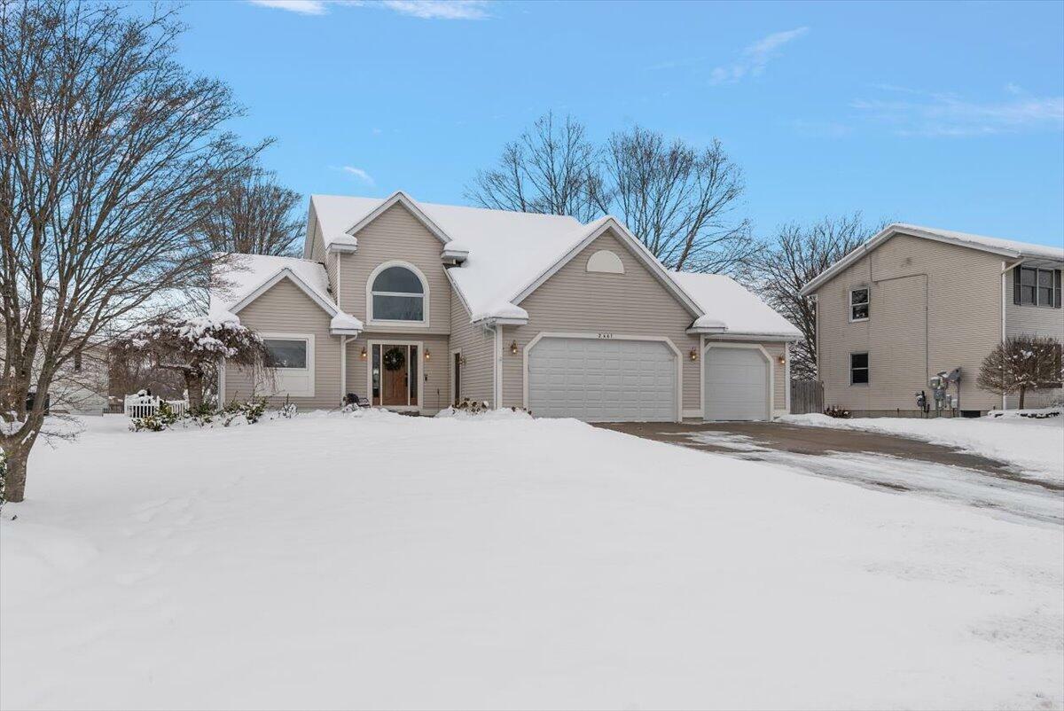 Property Photo:  2461 Meadow Drive  MI 49464 