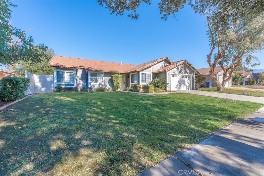 Property Photo:  923 Gail Avenue  CA 92374 