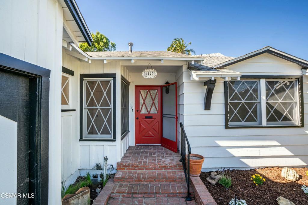 Property Photo:  5423 Saloma Avenue  CA 91411 