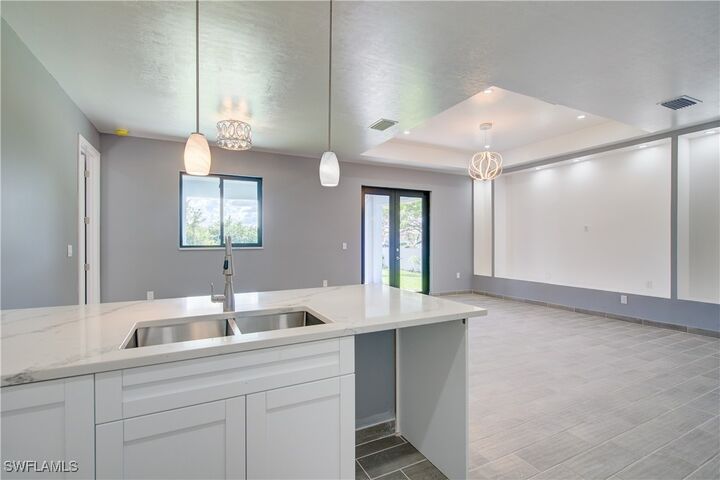 Property Photo: 2911 10th Street SW FL 33976