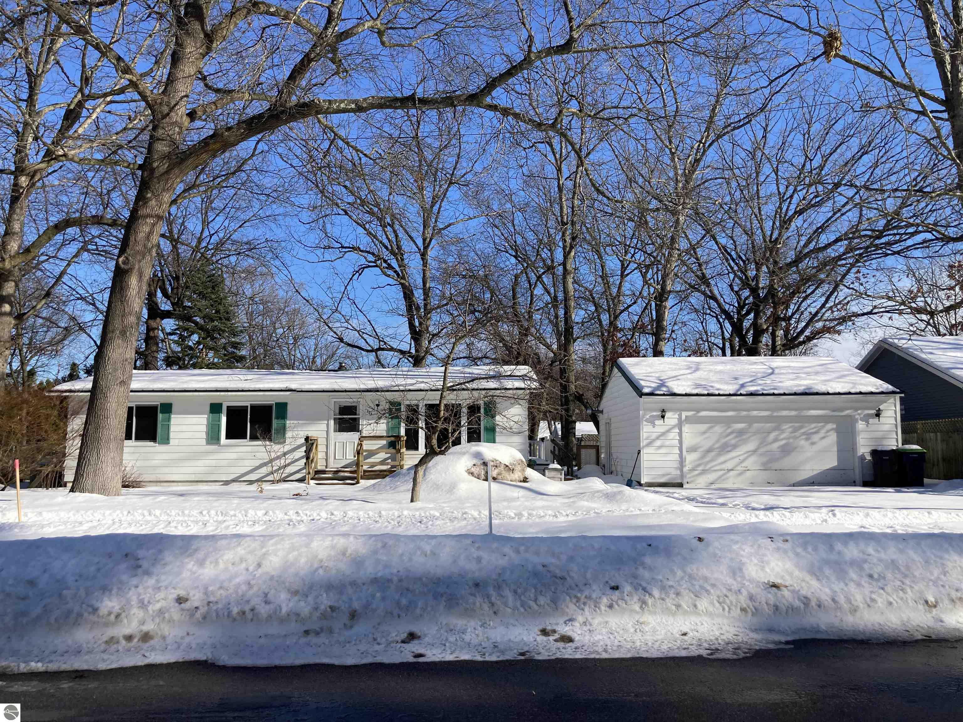 Property Photo:  935 Grant Street  MI 49686-4223 