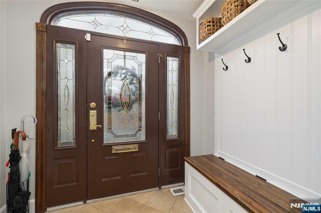 Property Photo:  142 Washington Avenue  NJ 07070 