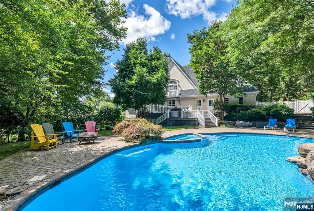 Property Photo:  29 N Saddle Brook Drive  NJ 07423 