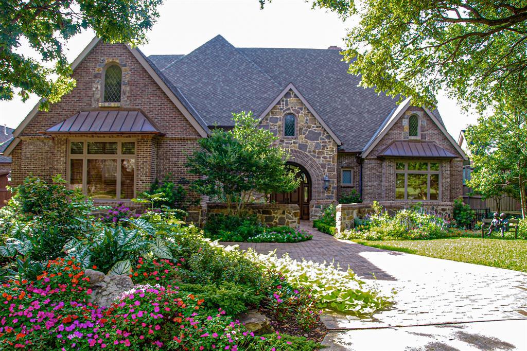 Property Photo: 4735 Stonehollow Way TX 75287