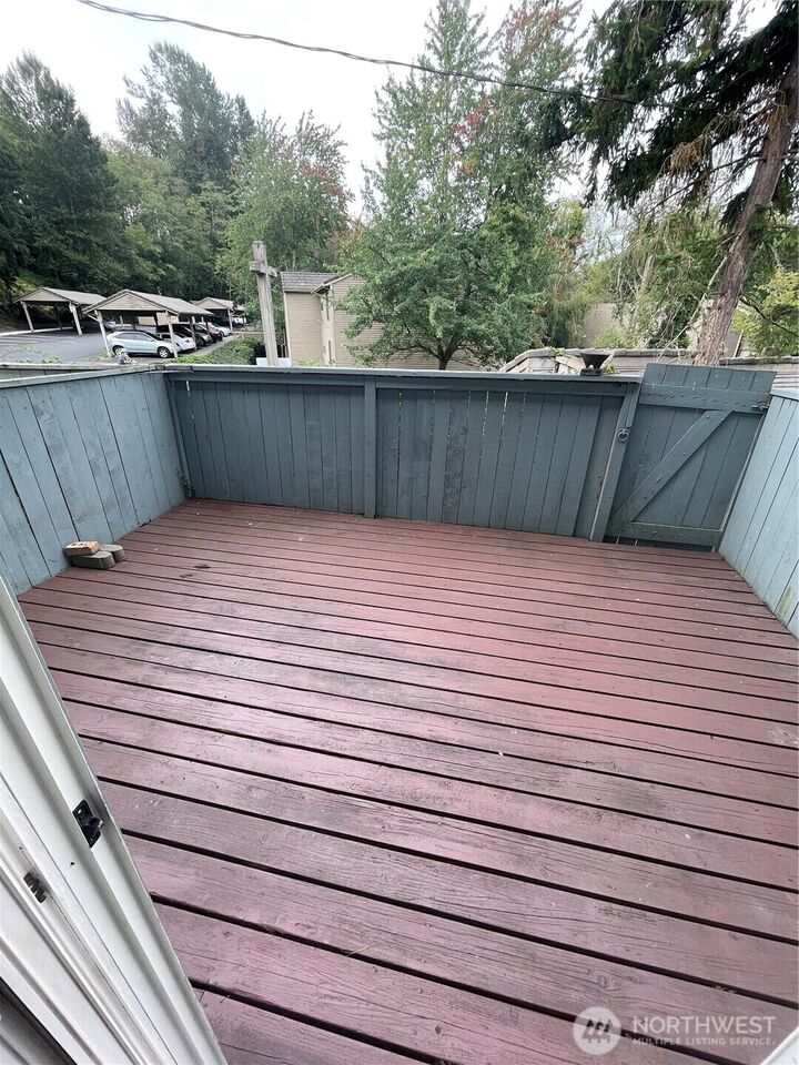 Property Photo: 2305 S Pinebrook Lane 11 WA 98198