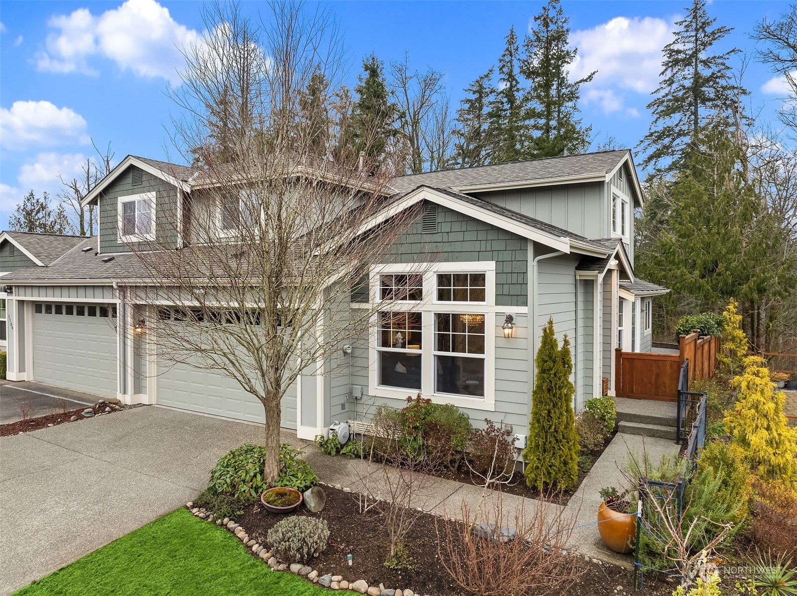 1118 NE Laurel Court  Issaquah WA 98029 photo