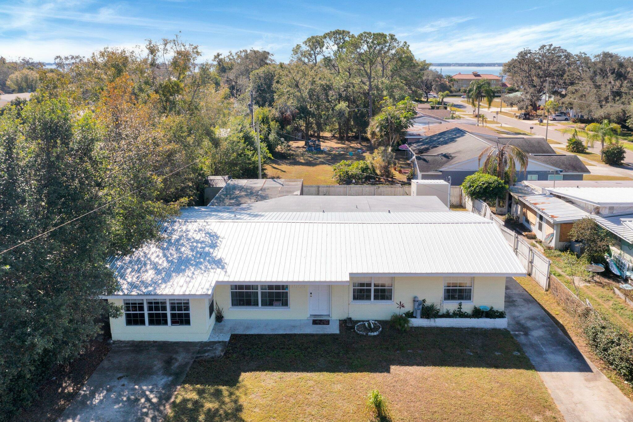 Property Photo:  1009 Taseschee Drive  FL 33870 